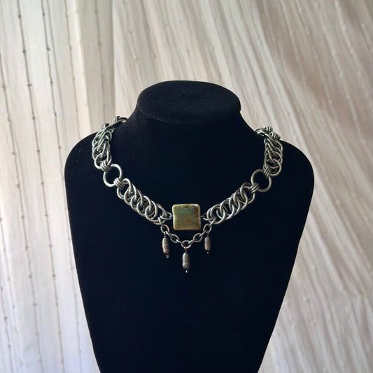 weye necklace