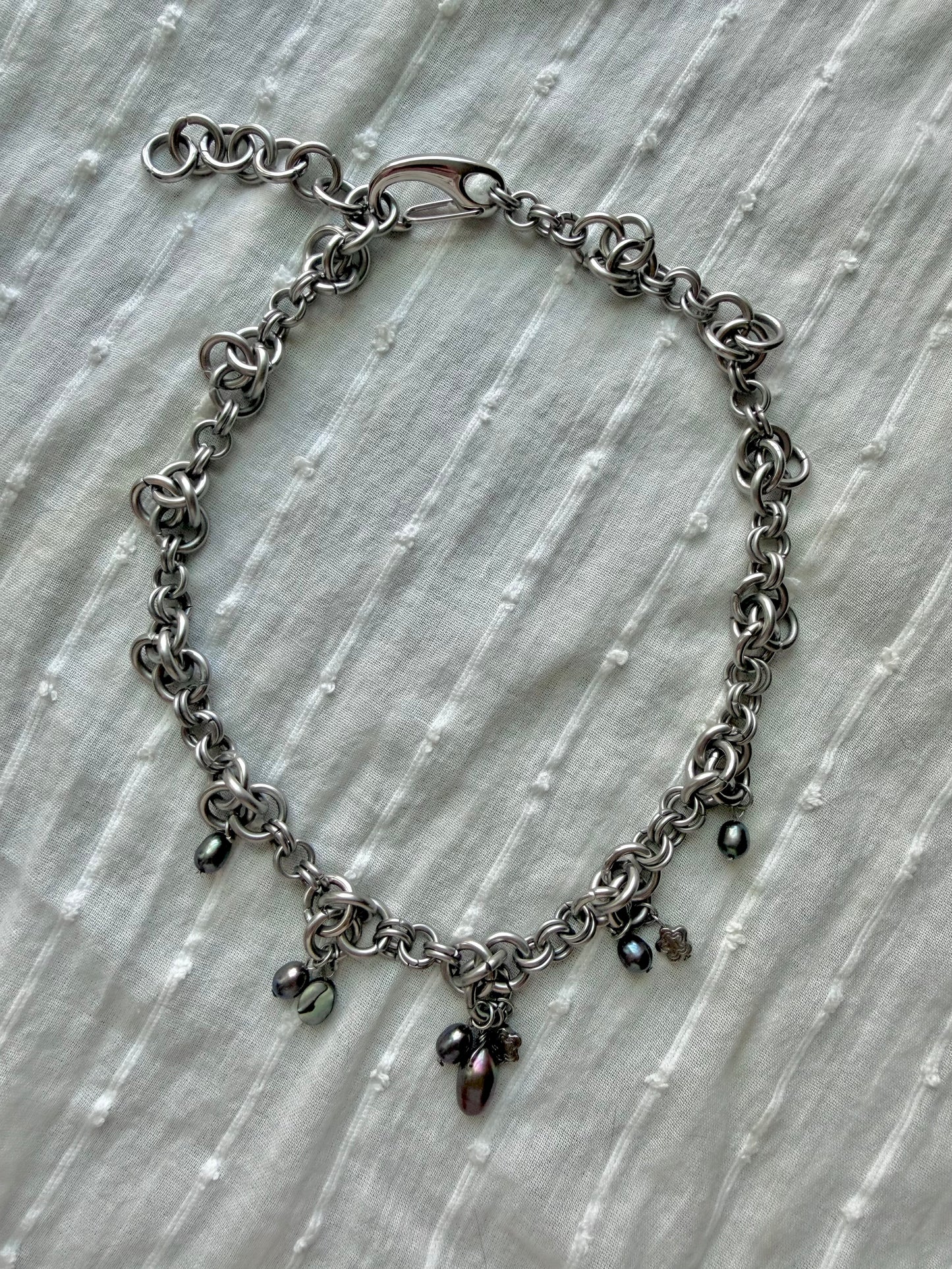charm necklace - black pearl